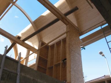 Maison contemporaine en bois - couverture panneaux bois